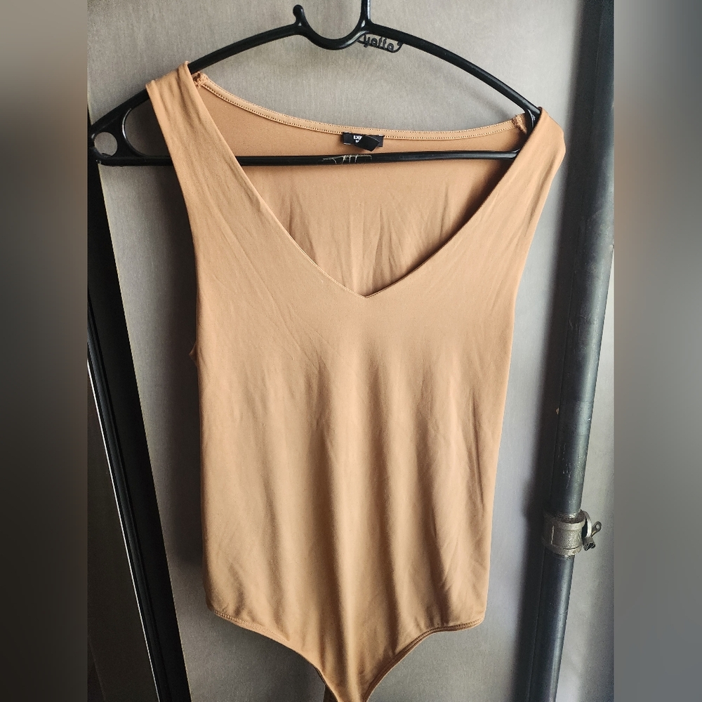 Express Camel Sleeveless Bodycon Top